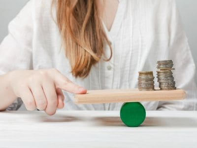 Firmy čakajú prísne pravidlá rovnakého odmeňovania: Prípravu musia stihnúť do leta 2026
