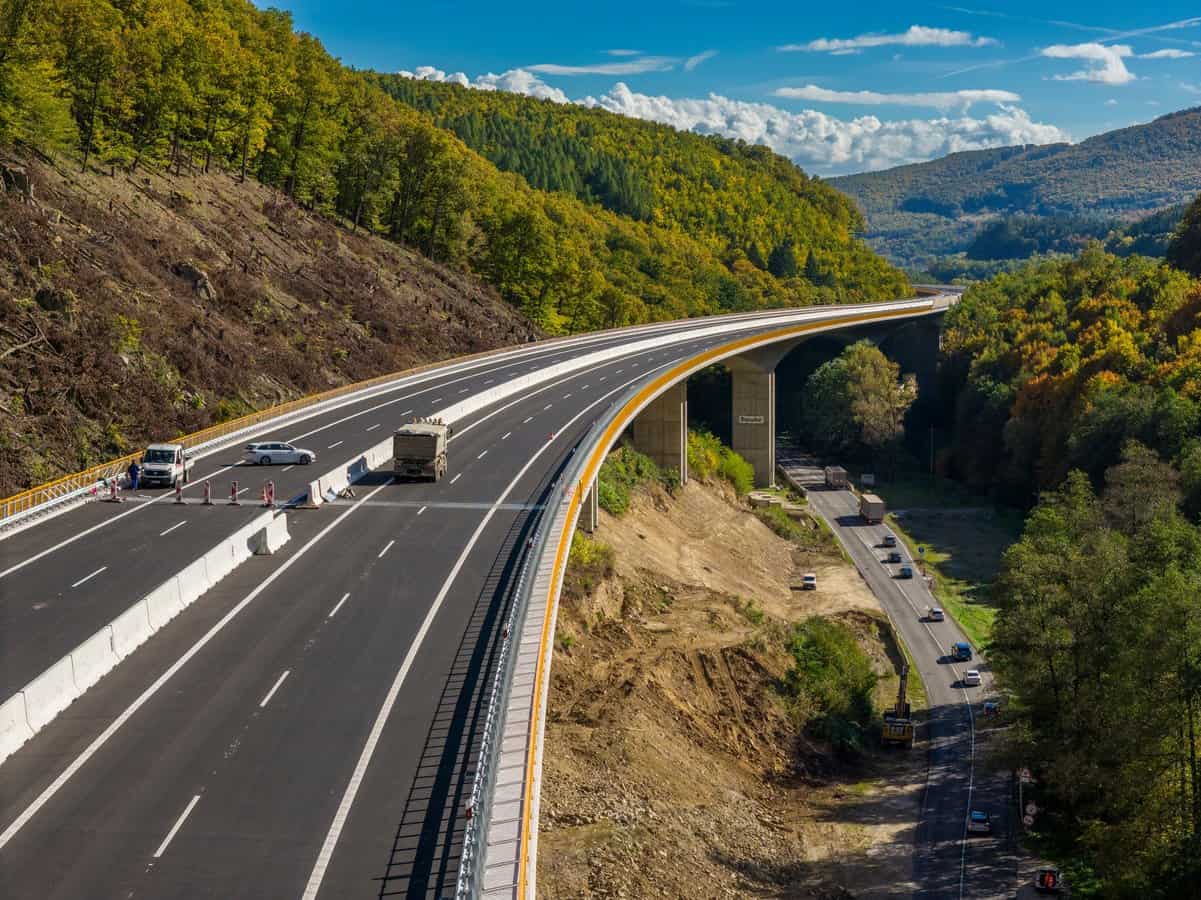 Vodiči sa konečne dočkali: Unikátna diaľnica v korunách stromov pozná termín otvorenia! (foto)