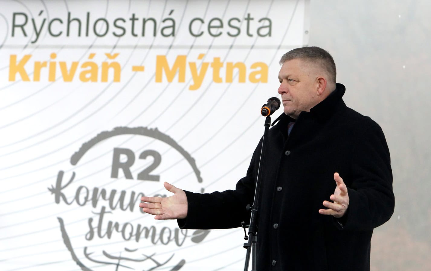 Koniec uťahovania opaskov? Zabudnite! Bez ďalších škrtov to nepôjde, reagujú analytici na premiéra Fica