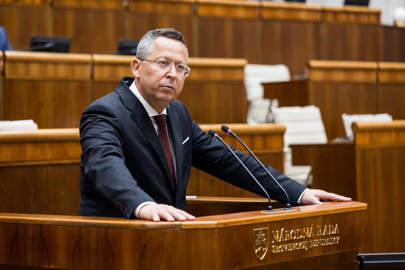 Kamenický po znížení ratingu: Trhy to nezasiahne, deficit bude nižší