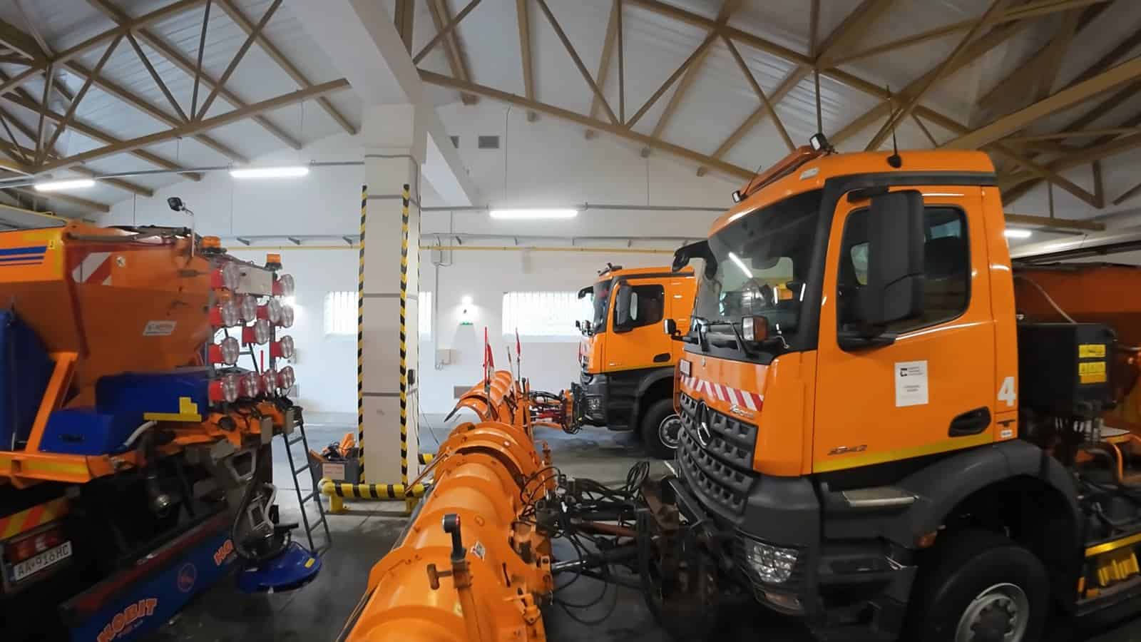 Stovky strojov a nonstop pohotovosť: Cestári ukázali, ako sa pripravujú na zimu! Bude to stačiť? (foto)