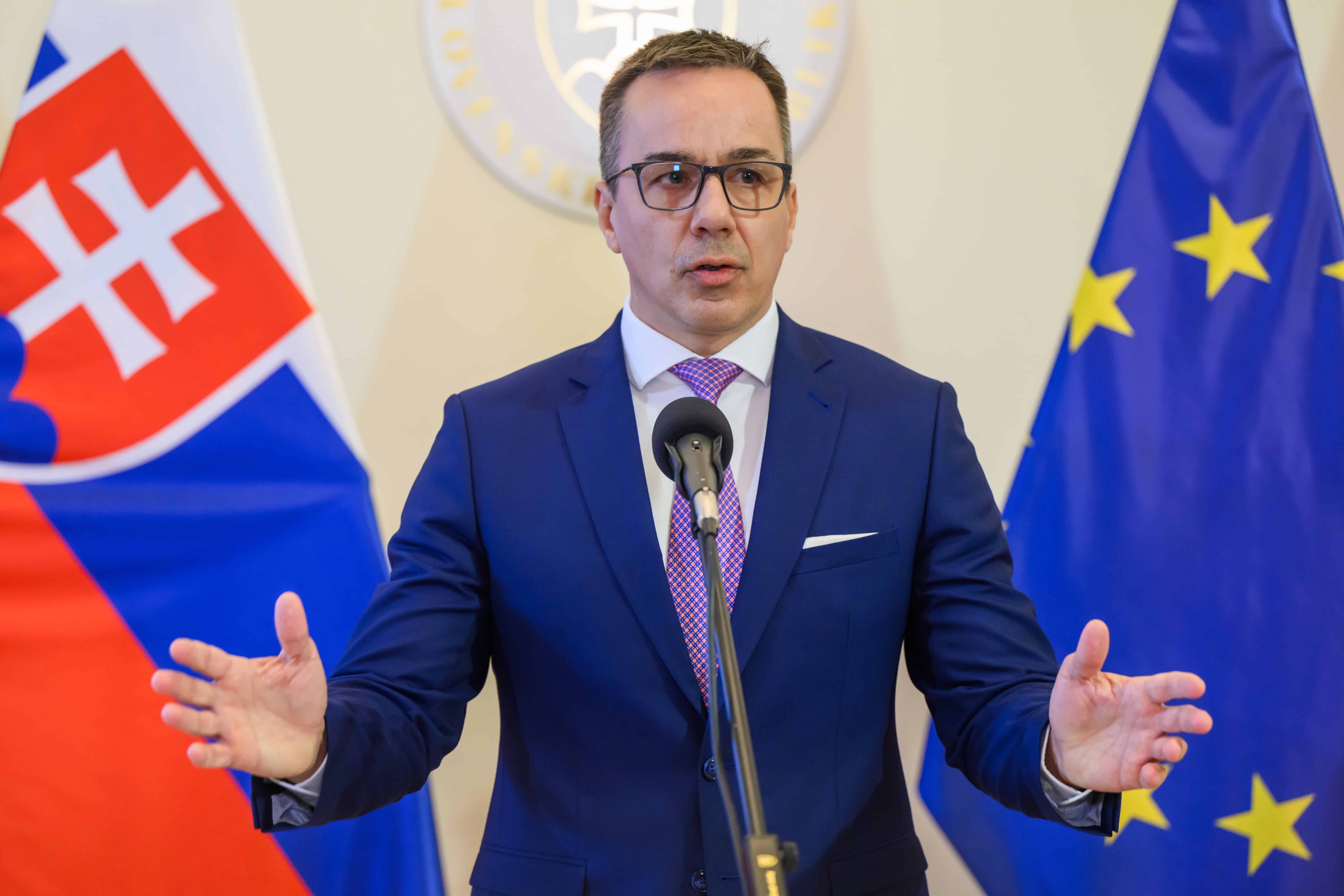 Rovnaké platy pre ženy a mužov: Parlament schválil zákon, Tomáš hovorí o míľniku