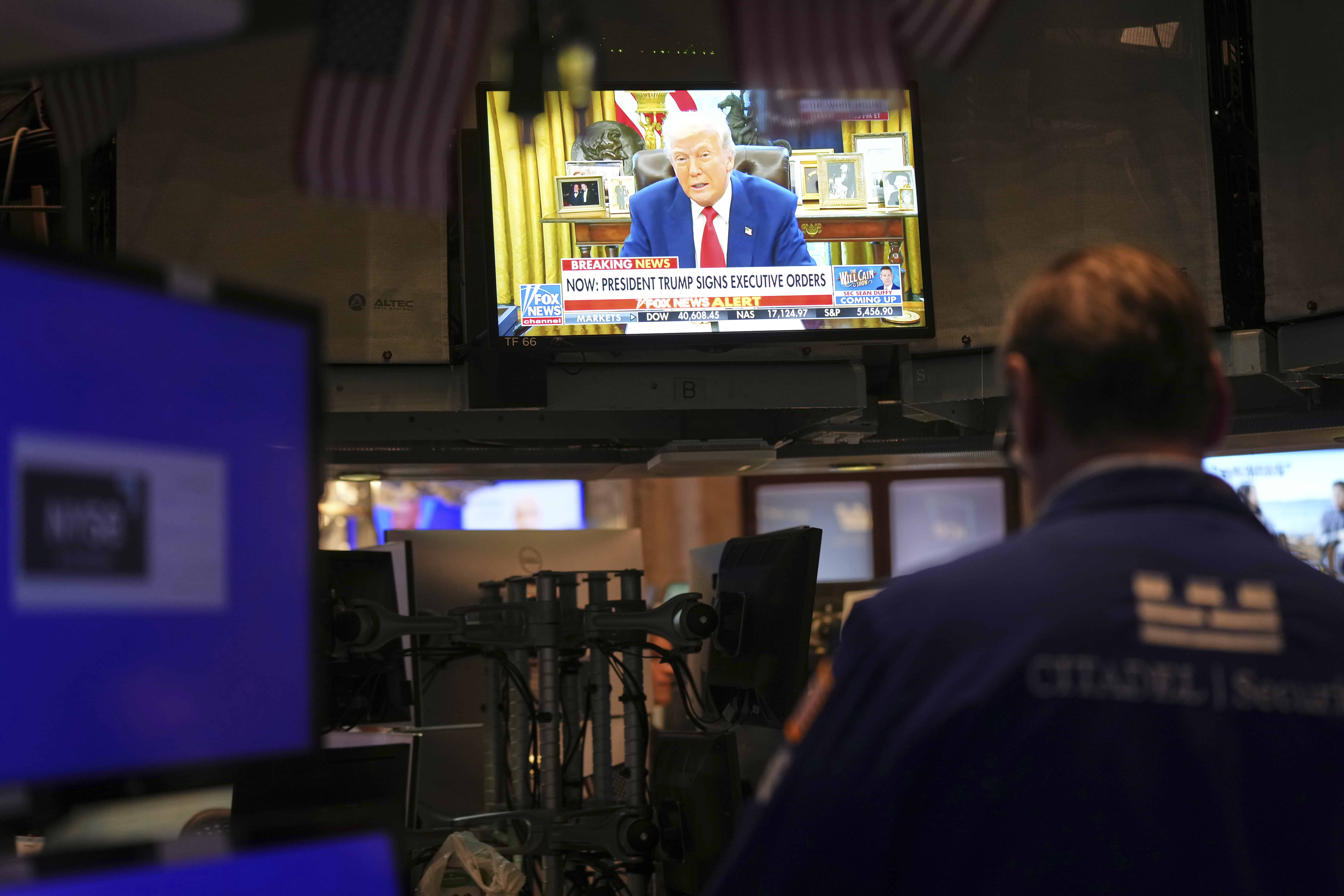 Trumpove clá menia hru: Čaká americkú ekonomiku koniec neistoty?