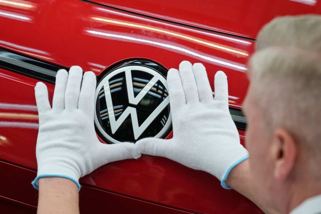 Nemysliteľné sa stalo realitou: Volkswagen prvýkrát v histórii zatvára fabriku doma. Je to varovanie aj pre Slovensko!
