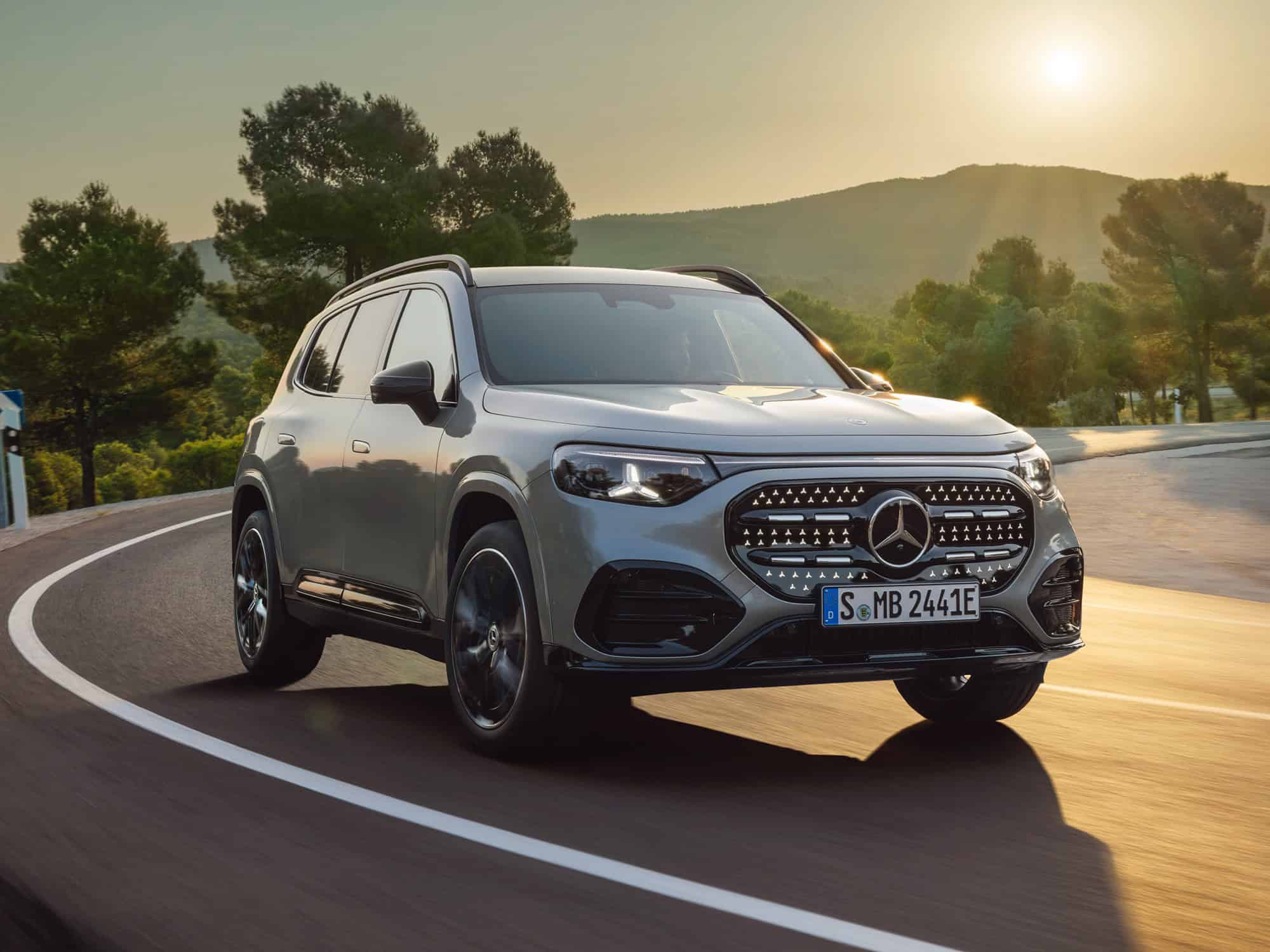 Nový Mercedes GLB prichádza ako elektromobil: 7 miest, dojazd cez 600 km a prekvapivá cena! (foto)