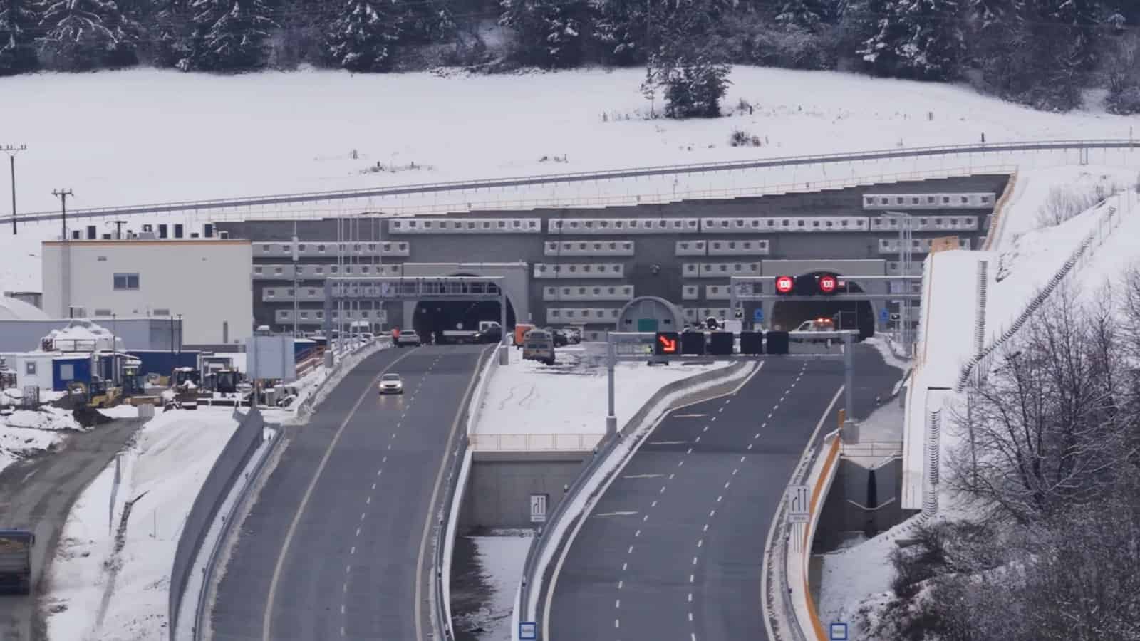 Pozrite si očakávaný úsek diaľnice do Košíc: V tuneli Višňové chystajú prekvapenie ešte pred otvorením! (foto)