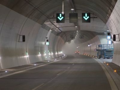Veľký posun na diaľnici do Košíc: Po dlhých rokoch výstavby otvorili nový úsek s tunelom Višňové! (foto)