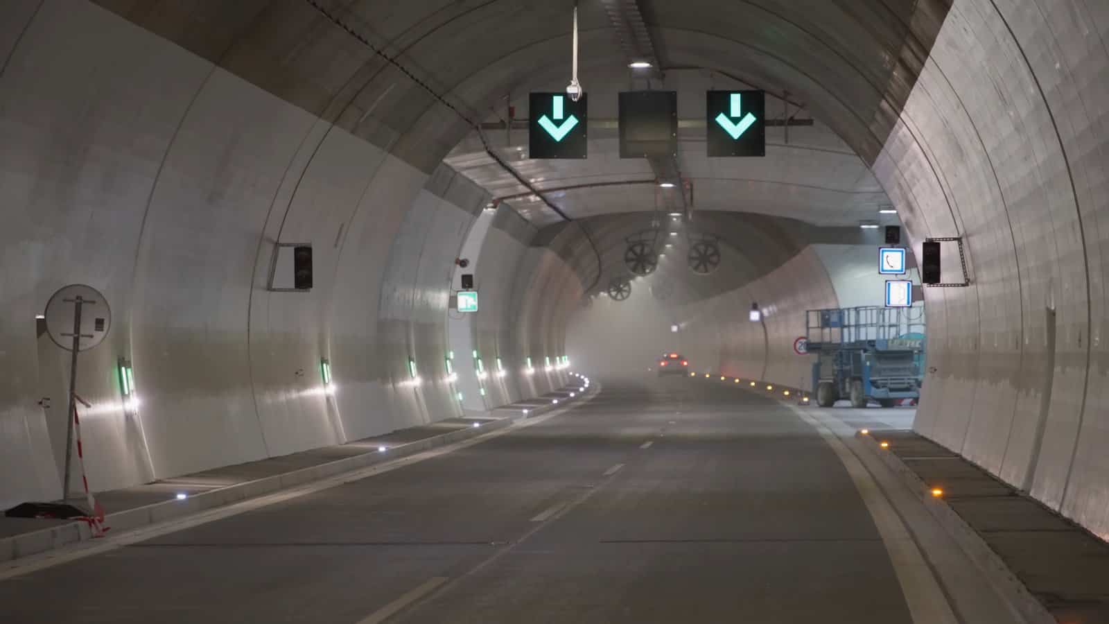 Veľký posun na diaľnici do Košíc: Po dlhých rokoch výstavby otvorili nový úsek s tunelom Višňové! (foto)