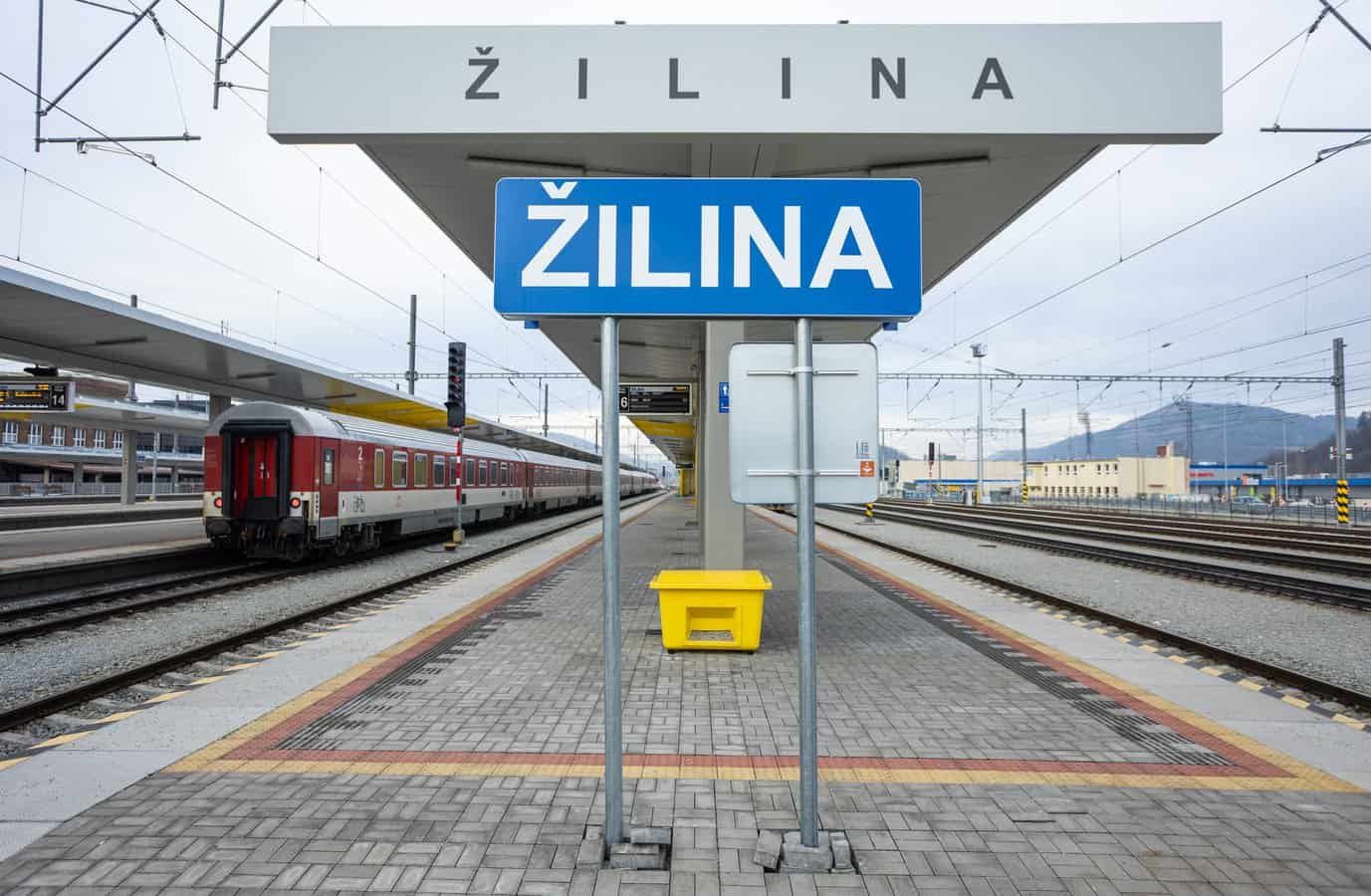 Aj v Bratislave môžu závidieť: Žilina sa pýši vynovenou železničnou stanicou! Pozrite sa, ako vyzerá po rekonštrukcii (foto)