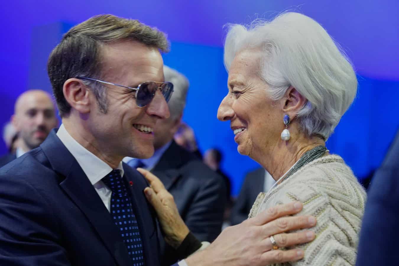 Macron ostro kritizuje Trumpove clá: Varuje pred oslabením Európy a útokmi na Dánsko