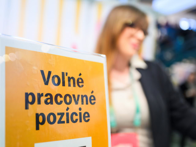 Nemecký trh práce vysiela prvé pozitívne signály, firmy však zostávajú opatrné