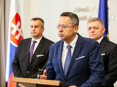 Fico: Vyrovnaný rozpočet je sci‑fi, vláda meniť dlhovú brzdu nechce