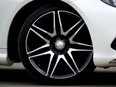 Nemecké automobilky menia smer: slabší dopyt ich tlačí k výrobe zbraní