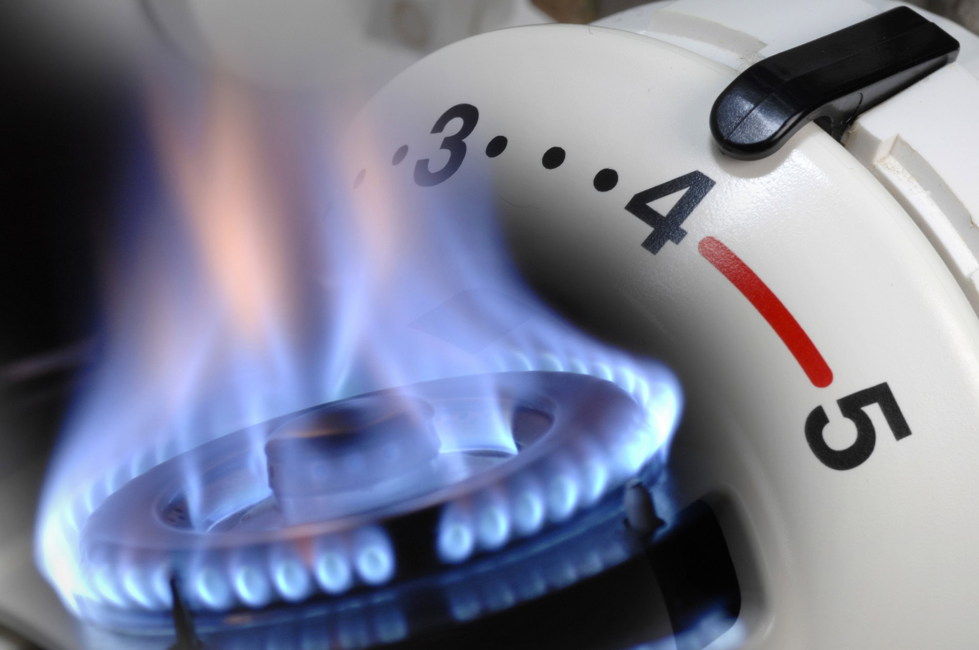 Nové energošeky už v máji: Slováci môžu čakať vyššie sumy, nárok na energopomoc sa však bude prehodnocovať!