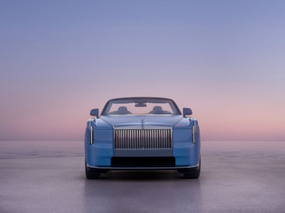 Nová éra luxusu? Rolls-Royce predstavil elektromobil, na ktorý vám nebudú stačiť ani milióny na účte! (foto)