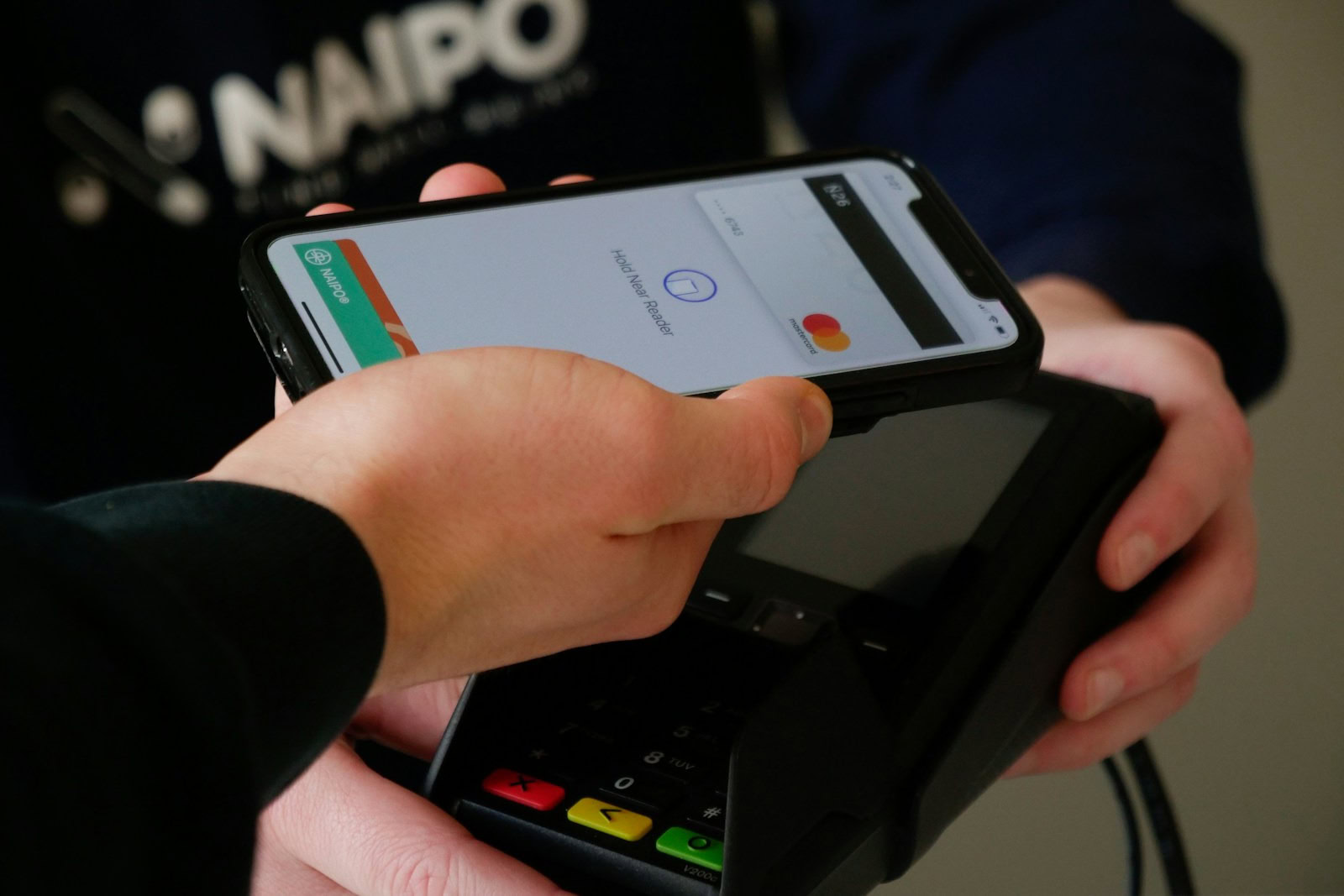 Platobná revolúcia na Slovensku: Mobil a hodinky čoskoro vytlačia tradičné karty