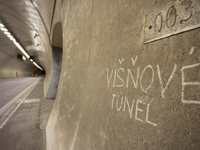 Vrátia sa kolóny pod Strečno? Najnáročnejšia údržba tunela v dejinách odstaví Višňové až na 2 týždne! (foto)