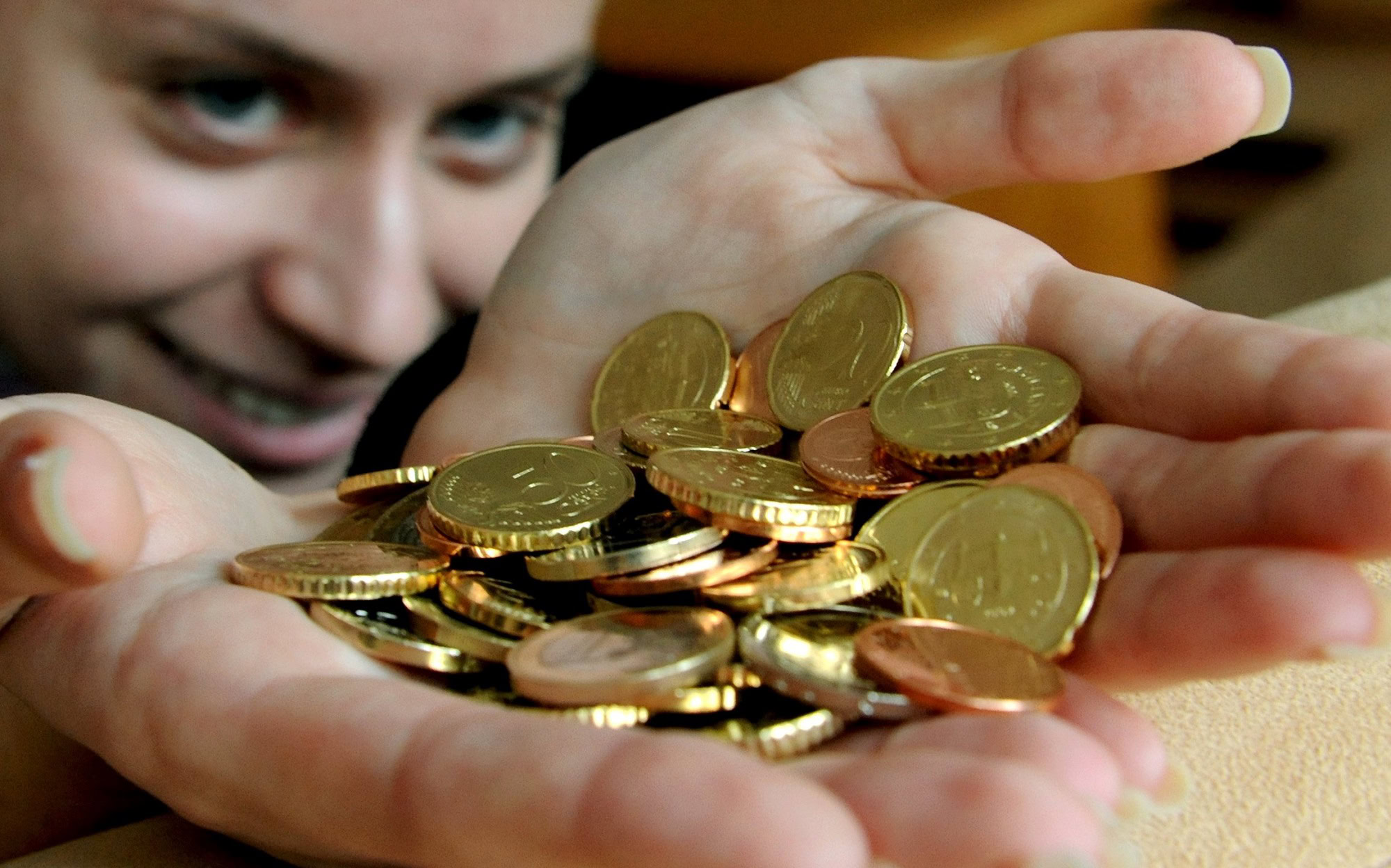 Slováci milujú euro: Najnovší prieskum ukázal nečakaný nárast podpory!