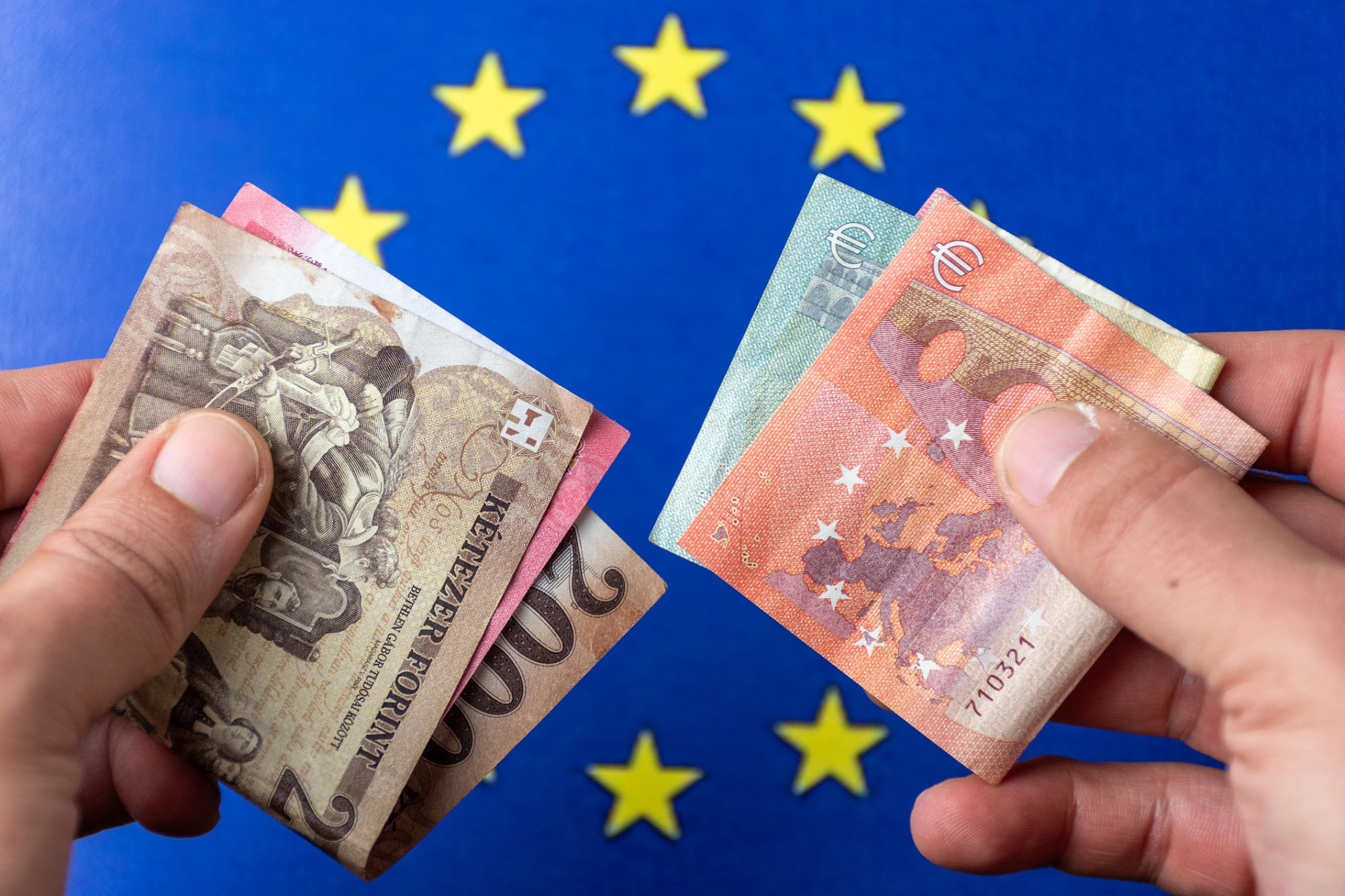 Bude sa aj v Maďarsku platiť eurom? Popri špekuláciách o dátume padajú aj varovania lekciou zo Slovenska