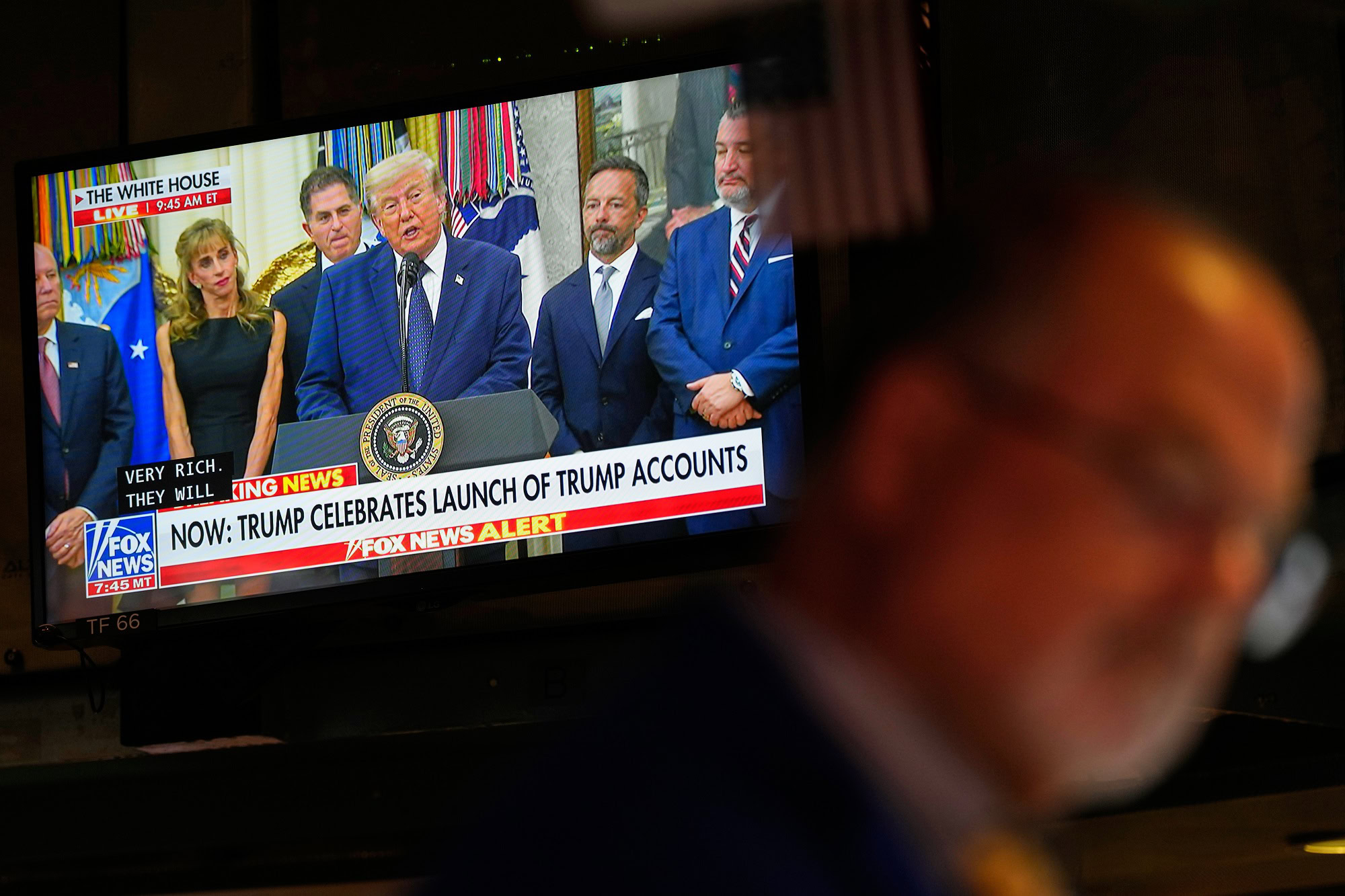 Trump opäť pritvrdil voči Iránu, trhy rýchlo reagujú: Ropa prudko zdražuje, akcie padajú!